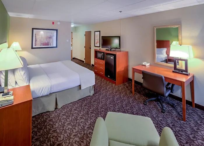 Quality Inn & Suites Downtown Mansfield